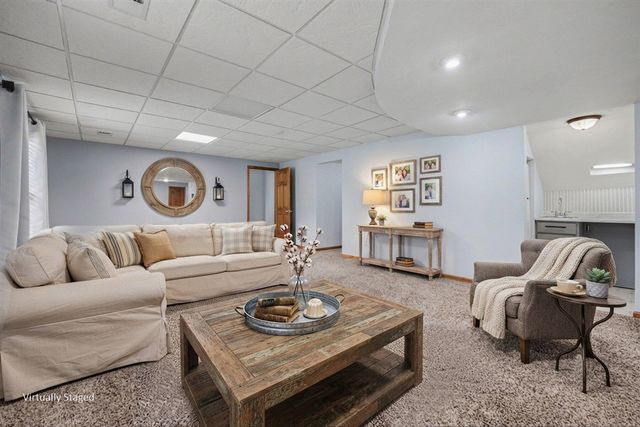 931 Sunset Hills Avenue, Grand Rapids, MI 49534