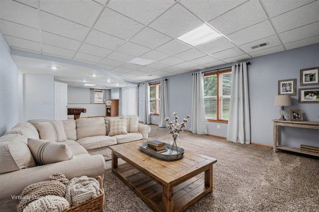931 Sunset Hills Avenue, Grand Rapids, MI 49534