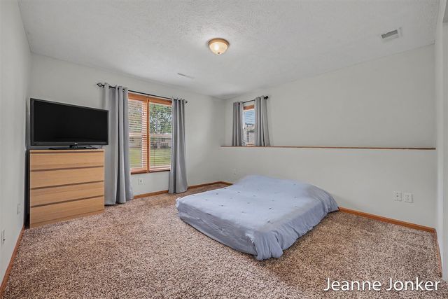 931 Sunset Hills Avenue, Grand Rapids, MI 49534