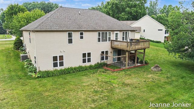 931 Sunset Hills Avenue, Grand Rapids, MI 49534