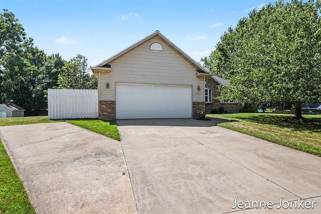 931 Sunset Hills Avenue, Grand Rapids, MI 49534
