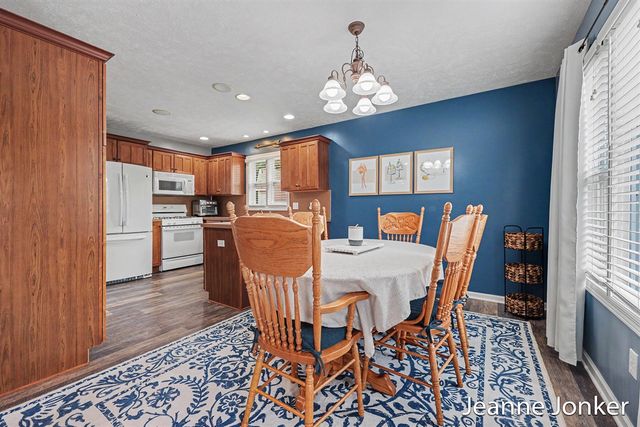 931 Sunset Hills Avenue, Grand Rapids, MI 49534