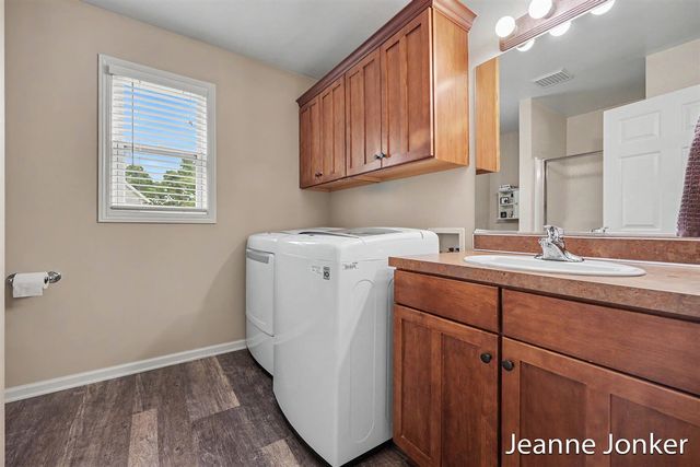 931 Sunset Hills Avenue, Grand Rapids, MI 49534