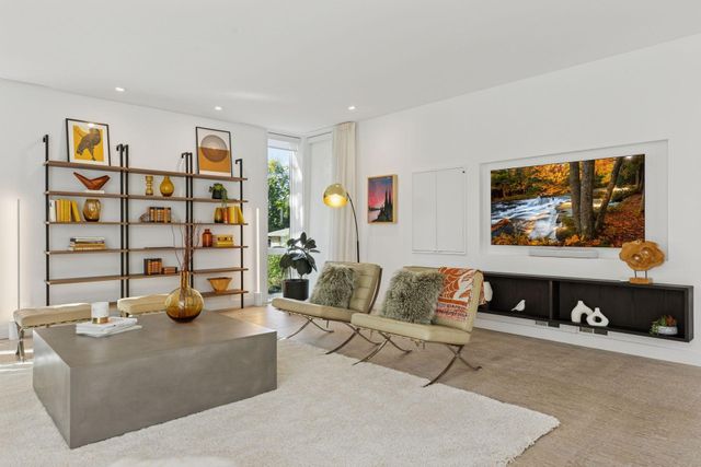 4043 Abbott Avenue S, Minneapolis, MN 55410