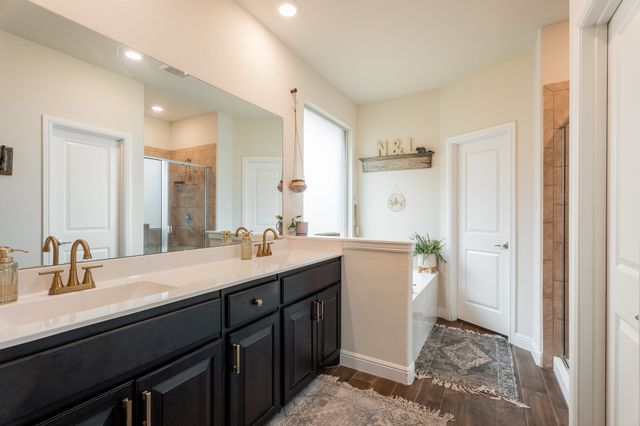 1715 Swale Lane, Granbury, TX 76049