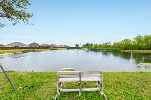 1715 Swale Lane, Granbury, TX 76049