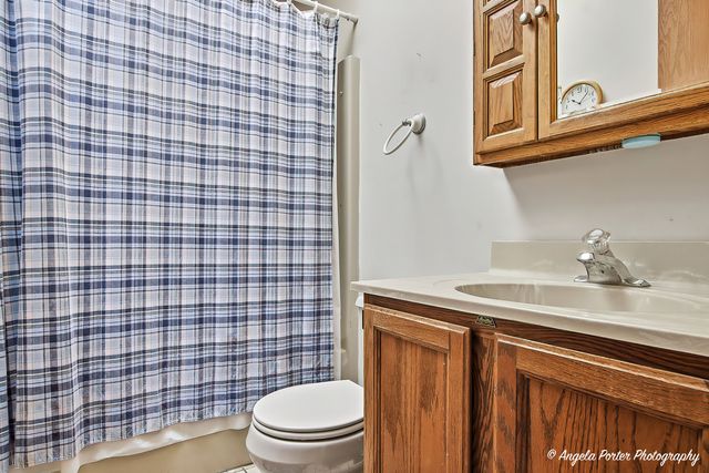 2720 N Patricia Lane, Mchenry, IL 60051