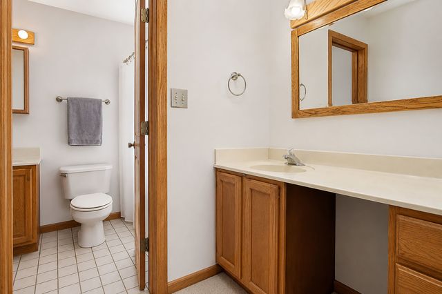 2720 N Patricia Lane, Mchenry, IL 60051