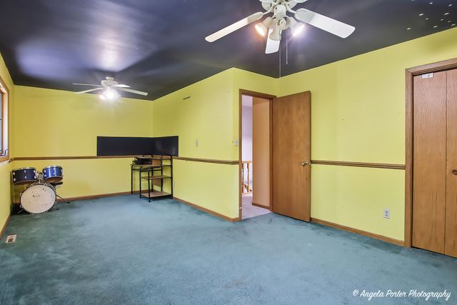 2720 N Patricia Lane, Mchenry, IL 60051