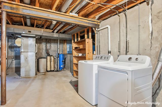 2720 N Patricia Lane, Mchenry, IL 60051