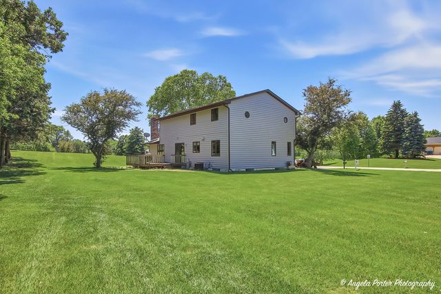 2720 N Patricia Lane, Mchenry, IL 60051