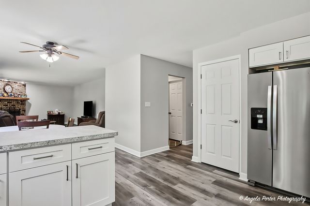 2720 N Patricia Lane, Mchenry, IL 60051