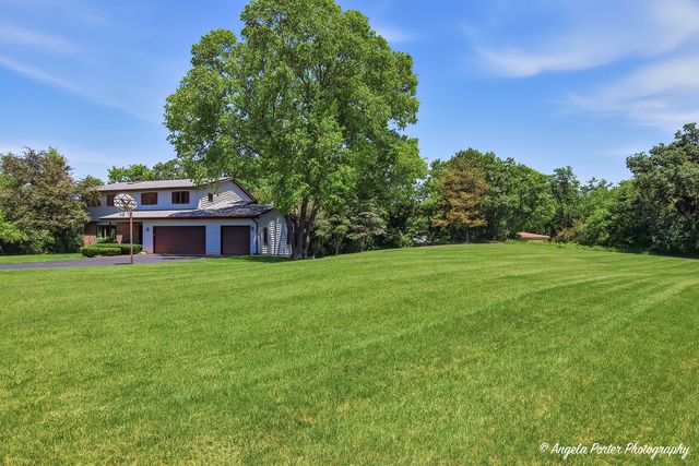 2720 N Patricia Lane, Mchenry, IL 60051
