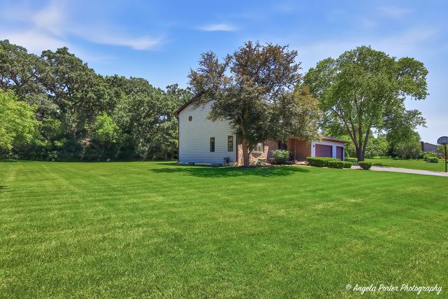 2720 N Patricia Lane, Mchenry, IL 60051