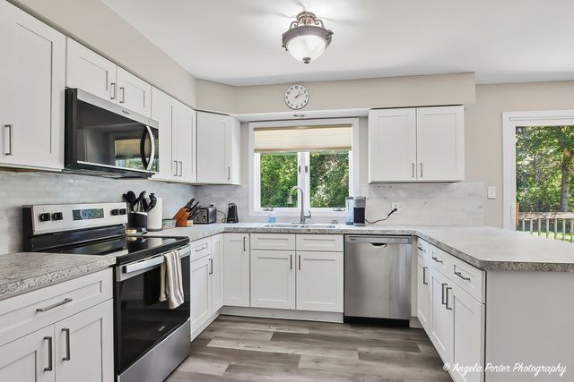 2720 N Patricia Lane, Mchenry, IL 60051