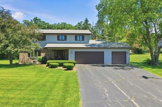 2720 N Patricia Lane, Mchenry, IL 60051
