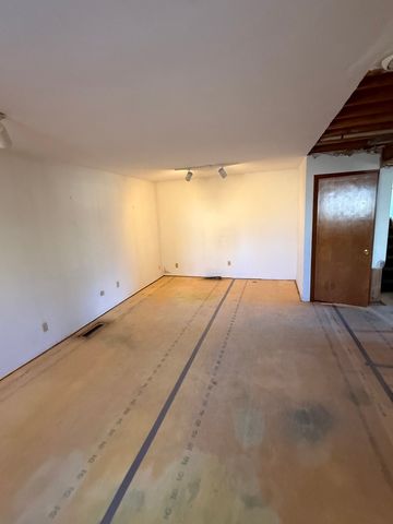 2724 N Country Club Terrace Terrace, Rockford, IL 61103