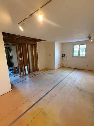 2724 N Country Club Terrace Terrace, Rockford, IL 61103