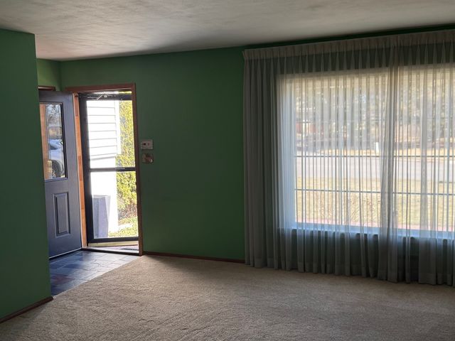 2724 N Country Club Terrace Terrace, Rockford, IL 61103