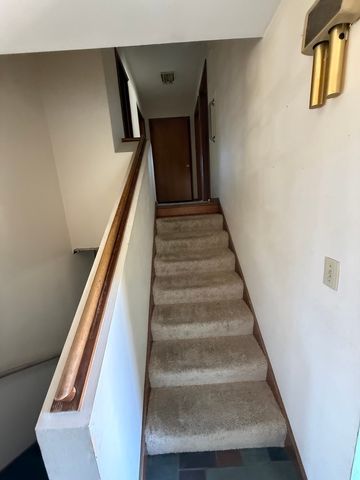 2724 N Country Club Terrace Terrace, Rockford, IL 61103