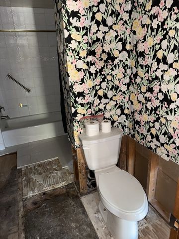 2724 N Country Club Terrace Terrace, Rockford, IL 61103