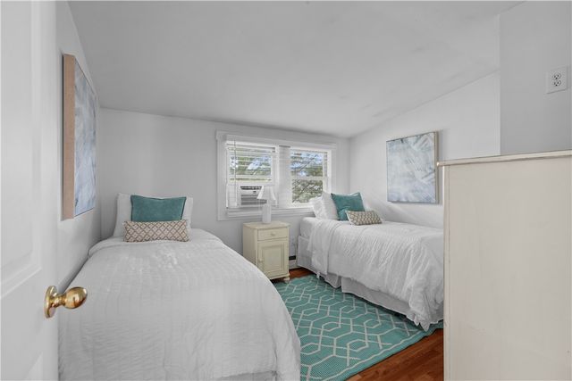 19 Warren Avenue 19, Middletown, RI 02842