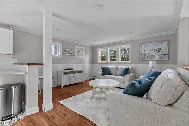 19 Warren Avenue 19, Middletown, RI 02842