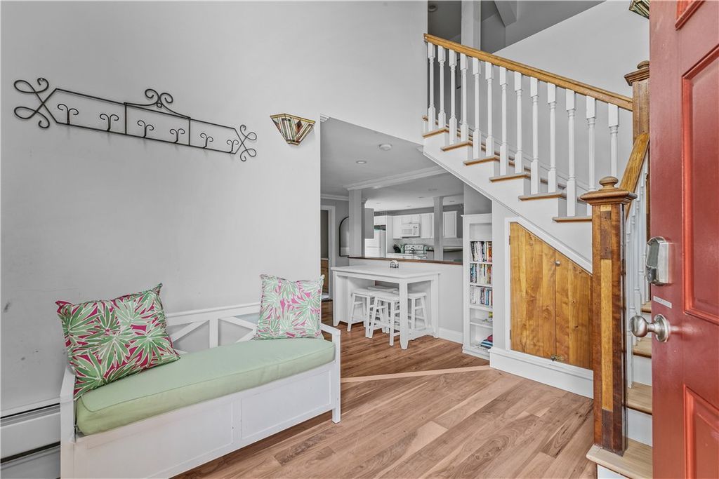 19 Warren Avenue 19, Middletown, RI 02842