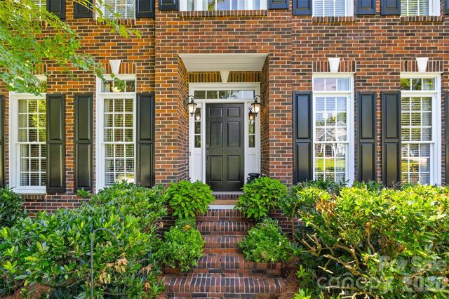 5301 Ravenglass Court, Waxhaw, NC 28173