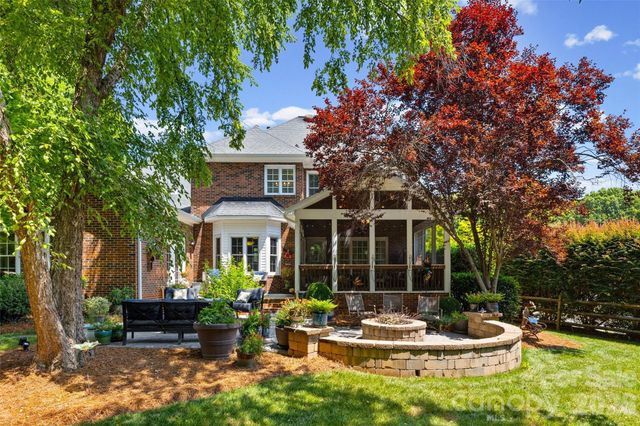 5301 Ravenglass Court, Waxhaw, NC 28173