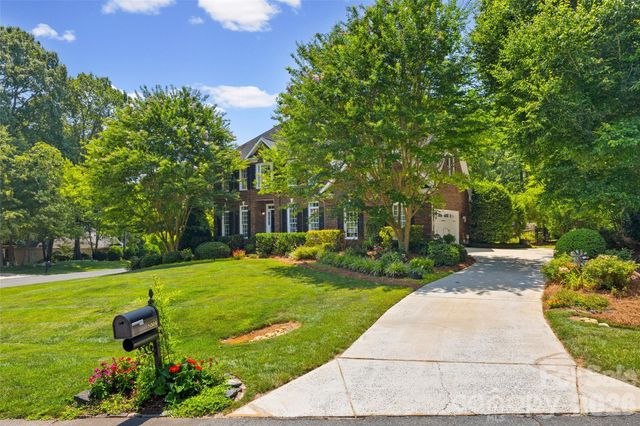 5301 Ravenglass Court, Waxhaw, NC 28173