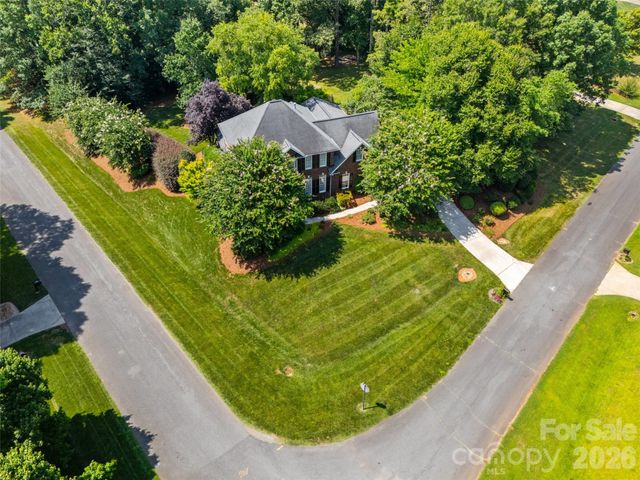 5301 Ravenglass Court, Waxhaw, NC 28173