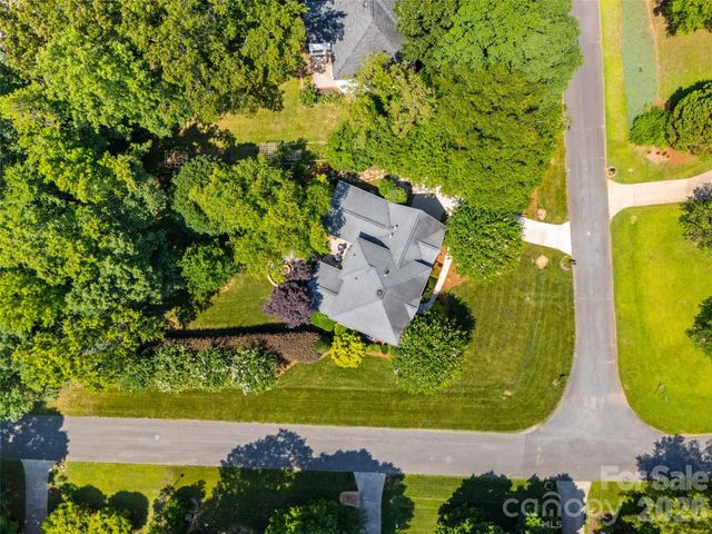 5301 Ravenglass Court, Waxhaw, NC 28173