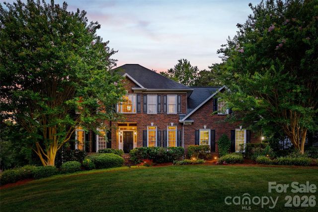 5301 Ravenglass Court, Waxhaw, NC 28173