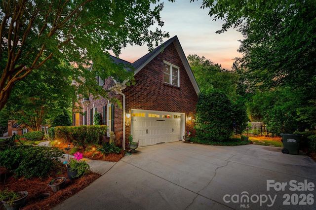 5301 Ravenglass Court, Waxhaw, NC 28173