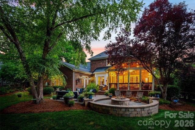 5301 Ravenglass Court, Waxhaw, NC 28173