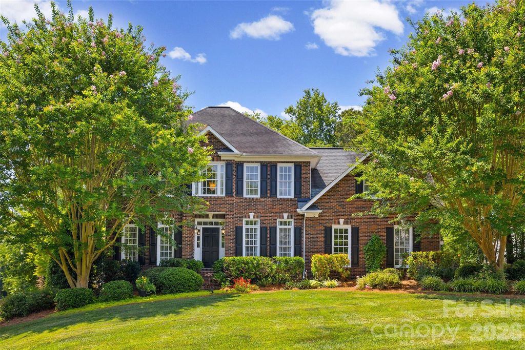 5301 Ravenglass Court, Waxhaw, NC 28173