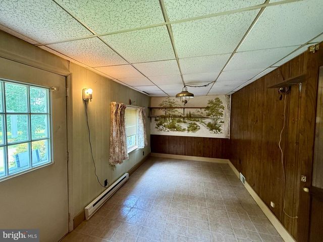 110 ORCHARD RD, Fleetwood, PA 19522