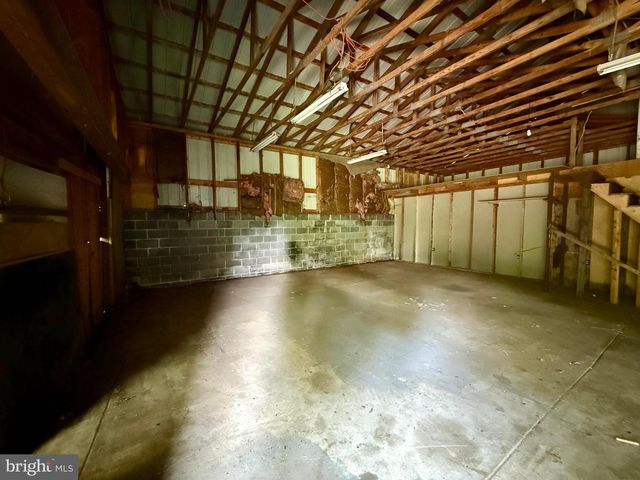 110 ORCHARD RD, Fleetwood, PA 19522
