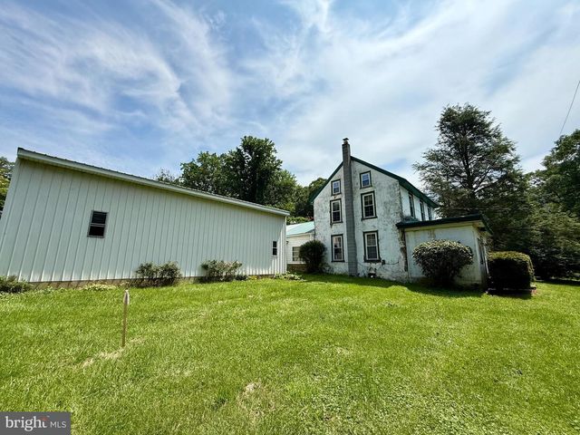 110 ORCHARD RD, Fleetwood, PA 19522
