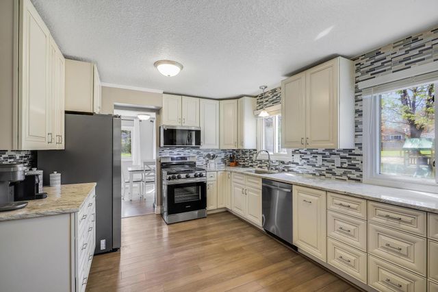 12125 50th Avenue N, Plymouth, MN 55442