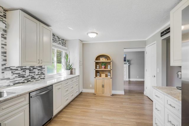 12125 50th Avenue N, Plymouth, MN 55442