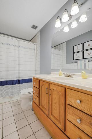 12125 50th Avenue N, Plymouth, MN 55442