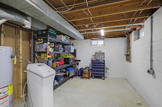 12125 50th Avenue N, Plymouth, MN 55442