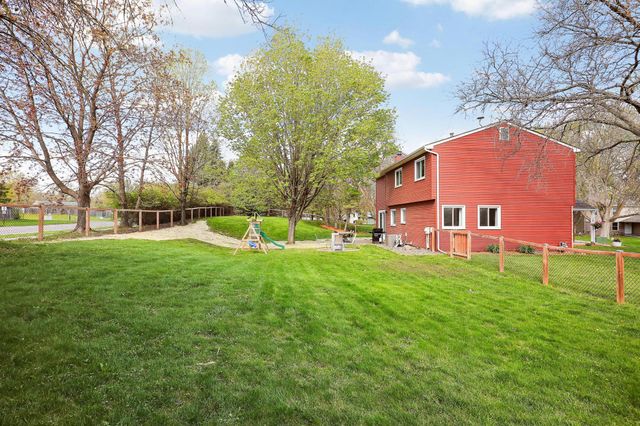 12125 50th Avenue N, Plymouth, MN 55442