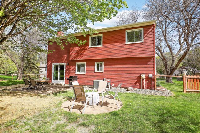 12125 50th Avenue N, Plymouth, MN 55442