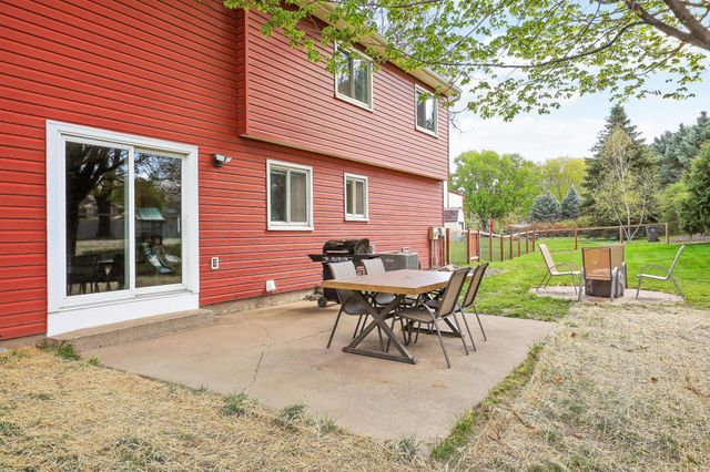 12125 50th Avenue N, Plymouth, MN 55442