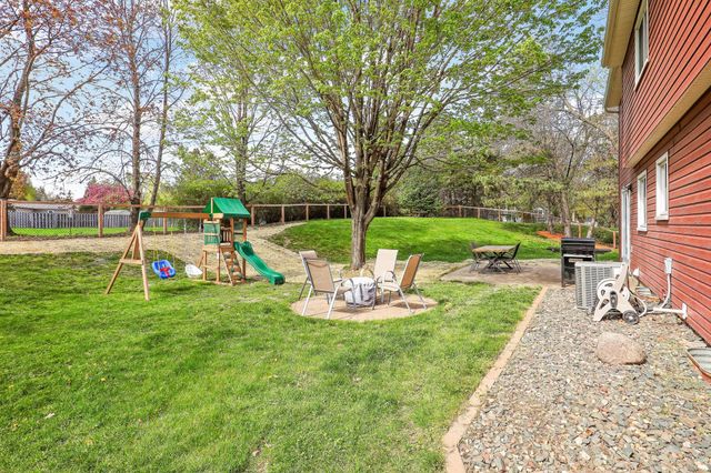 12125 50th Avenue N, Plymouth, MN 55442