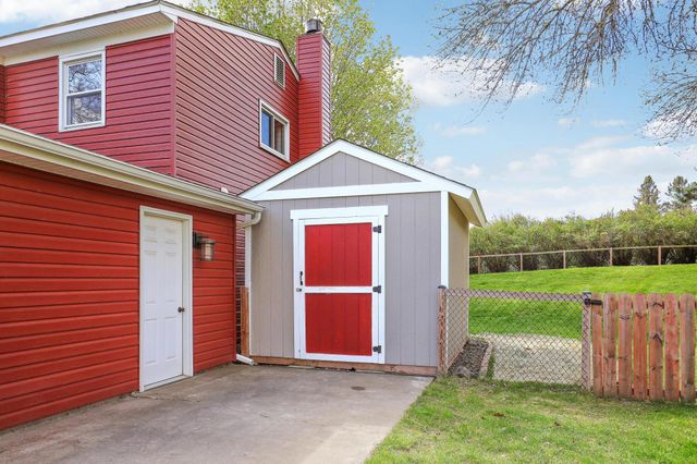 12125 50th Avenue N, Plymouth, MN 55442