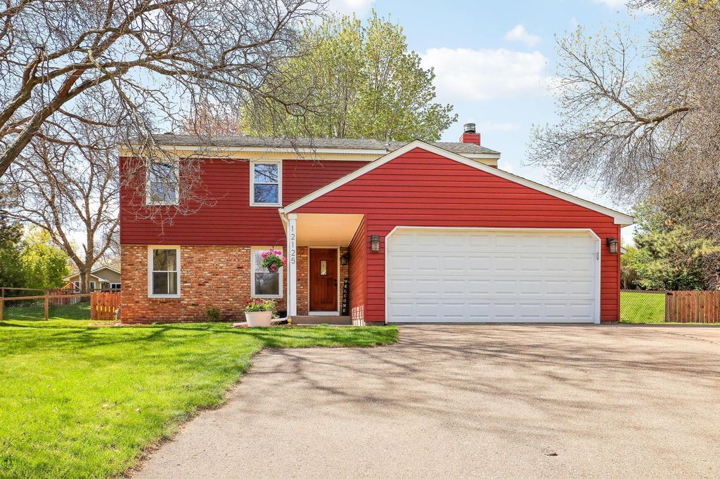 12125 50th Avenue N, Plymouth, MN 55442
